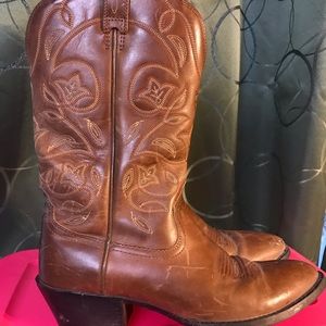 Women’s Cowgirl Boots size 8